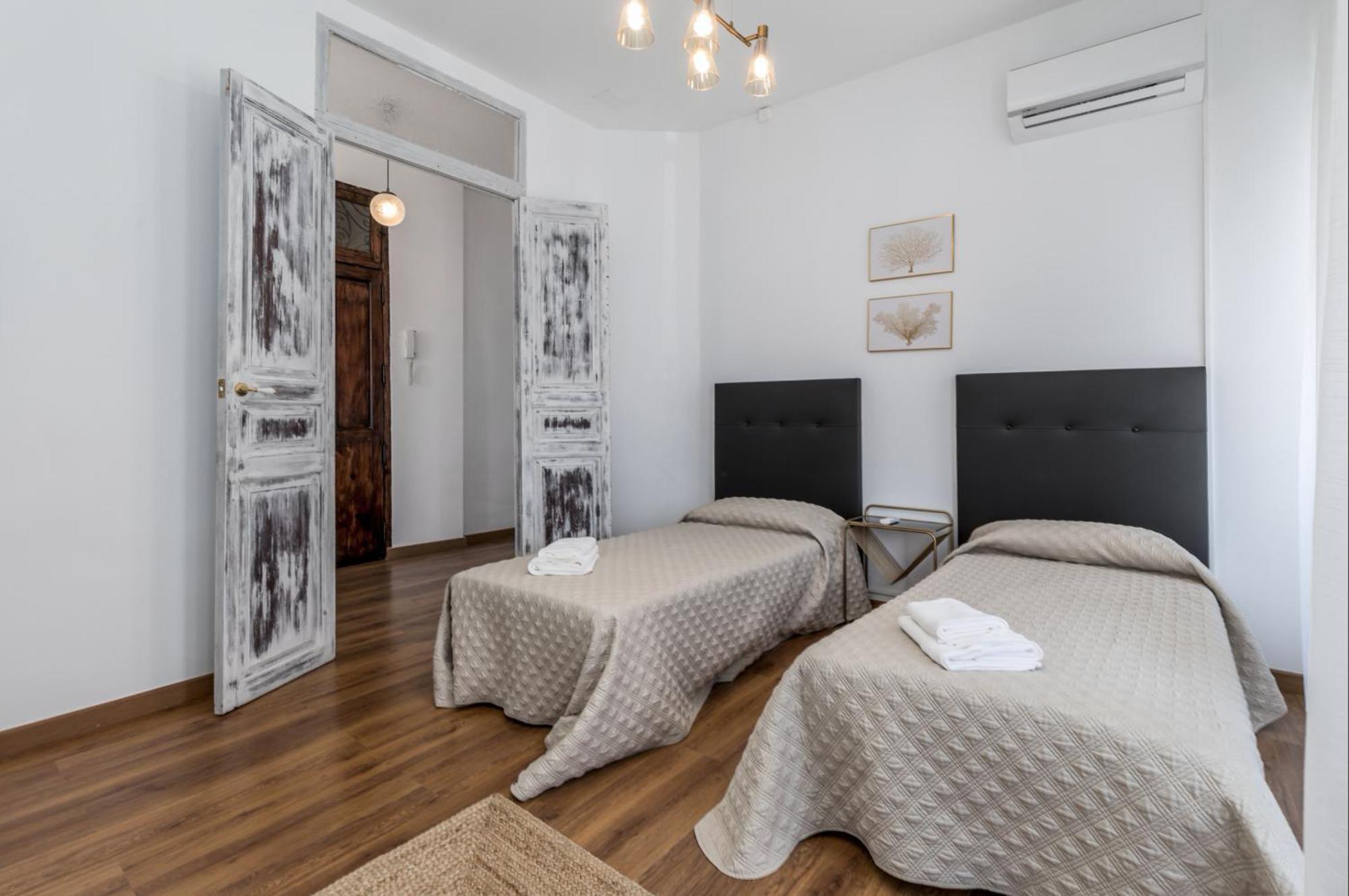 ולנסיה New Calabuig Apartaments מראה חיצוני תמונה